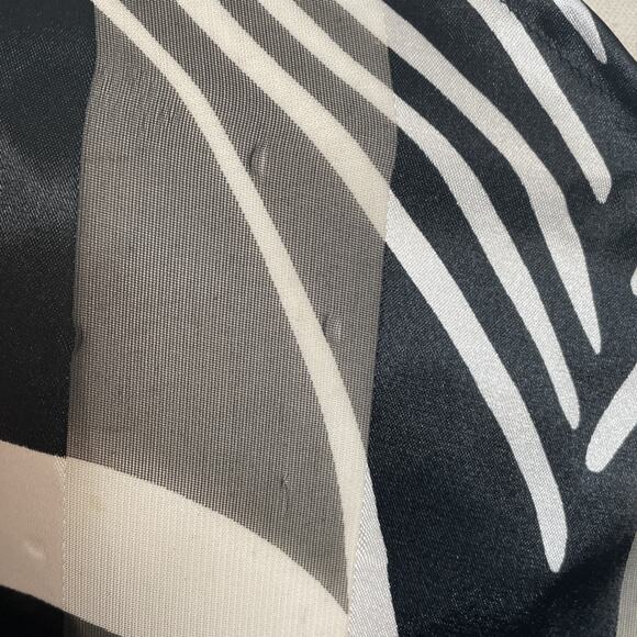 SILK FREE Scarf Poncho 100% Polyester Black White Geometric Print Made in Korea - Picture 14 of 16